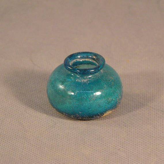 北魏蓝玻璃小罐