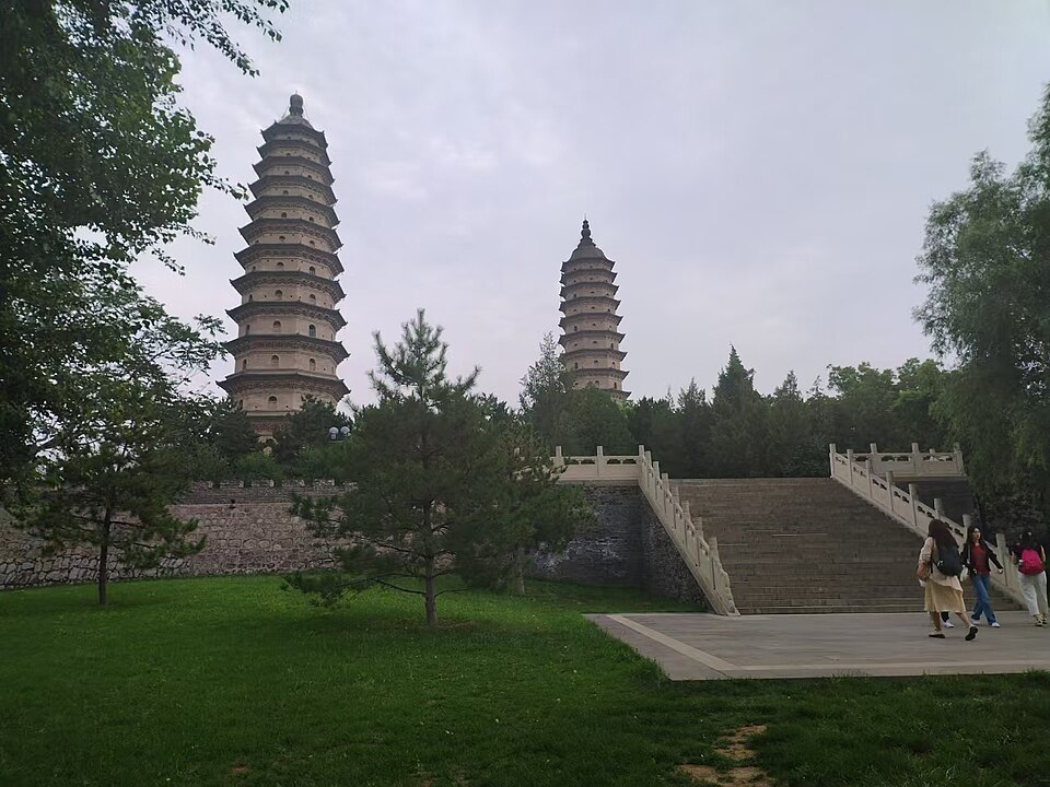 双塔寺 Twin Pagoda Temple
