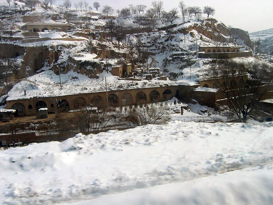 雪中窑洞